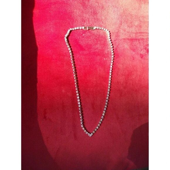 Austrian crystal silvertone necklace - Picture 4 of 6